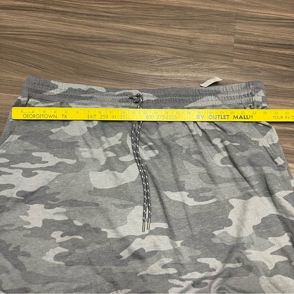 NWT Maurices Size 3 Camo Print Terry Cloth Skirt - Picture 3 of 11